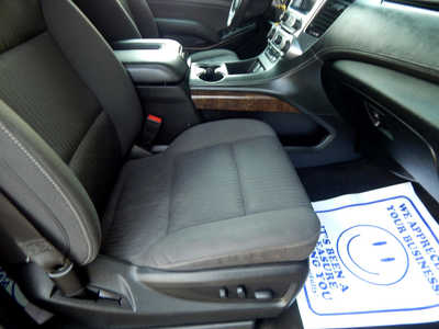 2018 Chevrolet Suburban, $19950. Photo 9