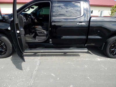 2020 Chevrolet 1500 Crew Cab, $34900. Photo 2