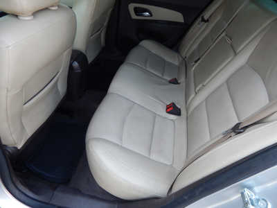 2016 Chevrolet Cruze, $8995. Photo 7