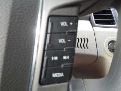 2010 Ford Taurus, $4995. Photo 12