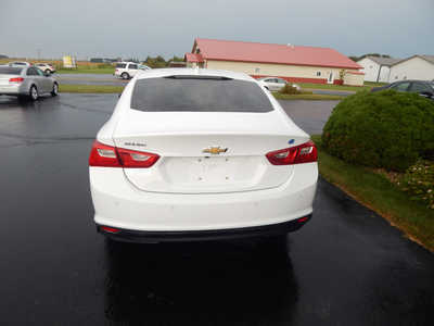 2018 Chevrolet Malibu, $8995. Photo 4