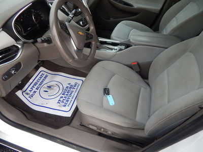 2018 Chevrolet Malibu, $8995. Photo 6