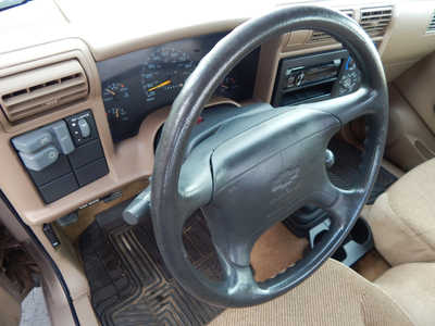 1997 Chevrolet S-10 Ext Cab, $6995. Photo 9
