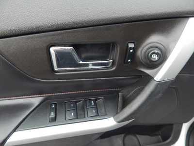 2012 Ford Edge, $6995. Photo 11