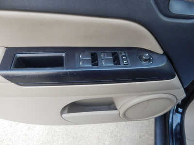 2014 Jeep Compass, $4995. Photo 7
