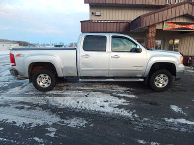 2010 GMC 2500 Crew Cab, $12950. Photo 4