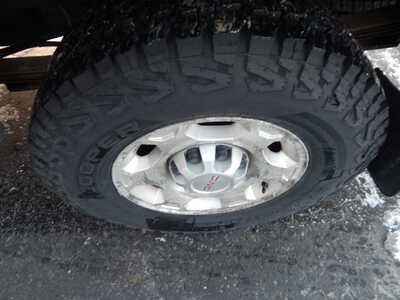 2010 GMC 2500 Crew Cab, $12950. Photo 5