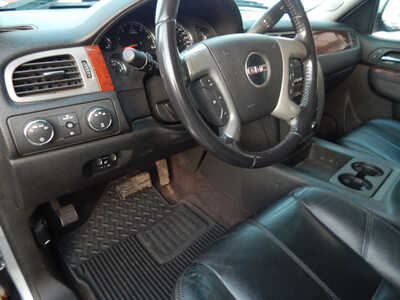 2010 GMC 2500 Crew Cab, $12950. Photo 7