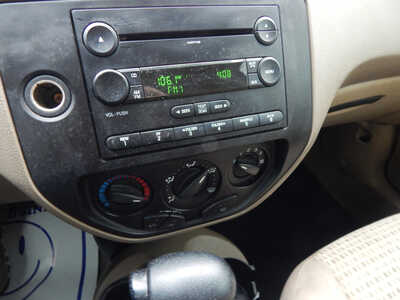 2007 Ford Focus, $3995. Photo 12