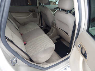 2007 Ford Focus, $3995. Photo 9