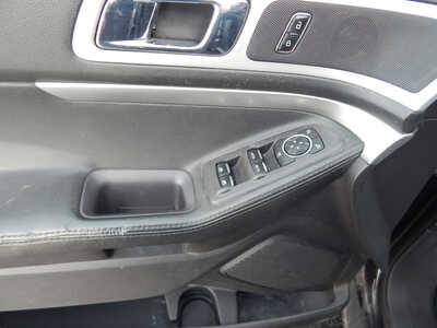 2013 Ford Explorer, $5995. Photo 12