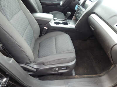 2013 Ford Explorer, $5995. Photo 9