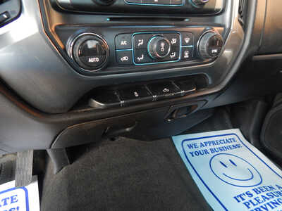 2017 Chevrolet 1500 Ext Cab, $17995. Photo 9