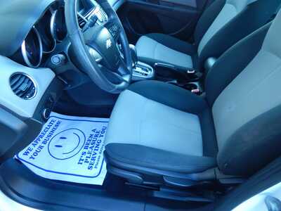 2011 Chevrolet Cruze, $4995. Photo 5