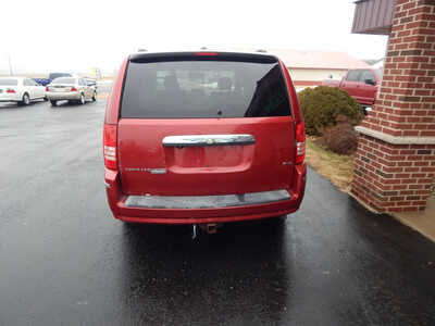 2008 Chrysler Town & Country, $4450. Photo 4