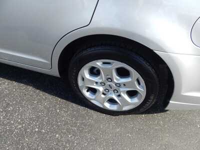 2011 Ford Fusion, $7995. Photo 5