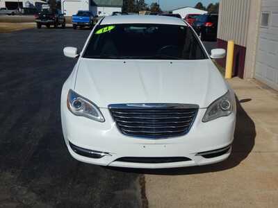 2014 Chrysler 200, $5995. Photo 2