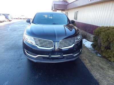 2016 Lincoln MKX, $10900. Photo 2
