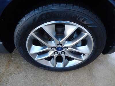 2017 Ford Edge, $11750. Photo 11