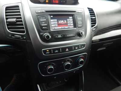 2015 Kia Sorento, $5450. Photo 6