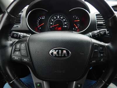 2015 Kia Sorento, $5450. Photo 8