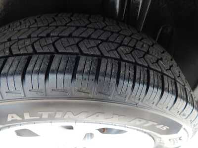 2017 Chevrolet Equinox, $6995. Photo 5