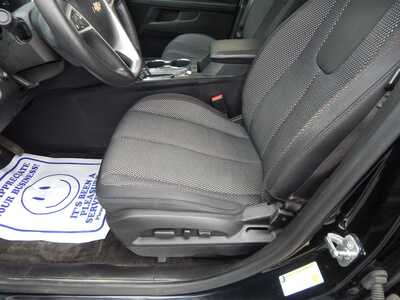 2017 Chevrolet Equinox, $6995. Photo 6