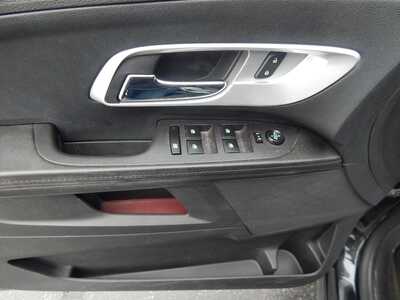 2017 Chevrolet Equinox, $6995. Photo 7