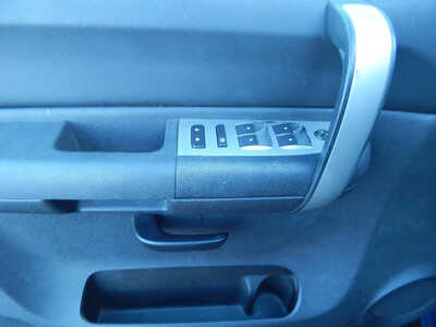 2013 Chevrolet 1500 Crew Cab, $10900. Photo 9