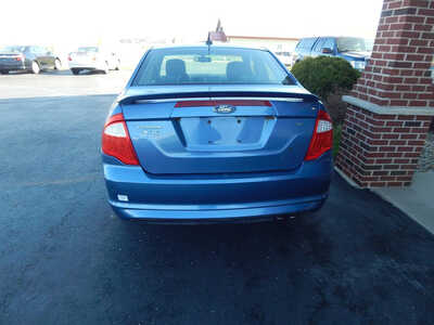 2010 Ford Fusion, $1000. Photo 4