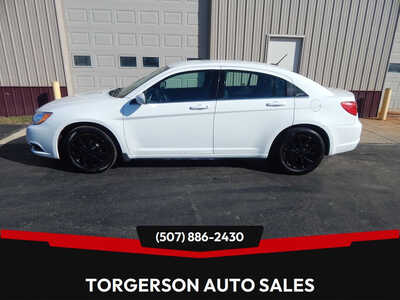 2014 Chrysler 200, $5995. Photo 1