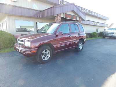2003 Chevrolet Tracker, $7995. Photo 2