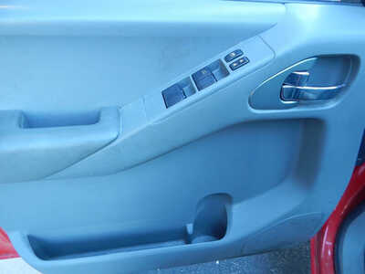 2011 Nissan Frontier, $8995. Photo 8
