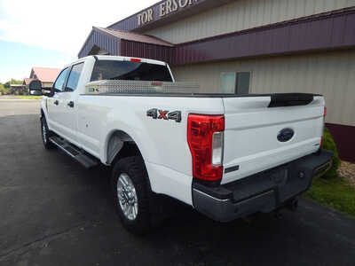 2019 Ford F350 Crew Cab, $30000. Photo 3