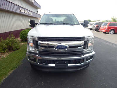 2019 Ford F350 Crew Cab, $30000. Photo 6