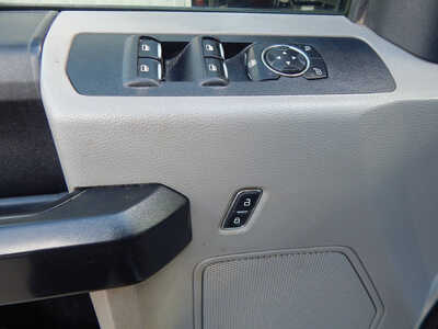 2018 Ford F350 Crew Cab, $21900. Photo 12