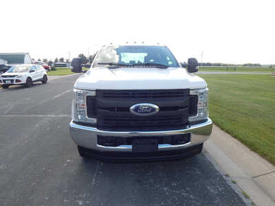 2018 Ford F350 Crew Cab, $21900. Photo 3