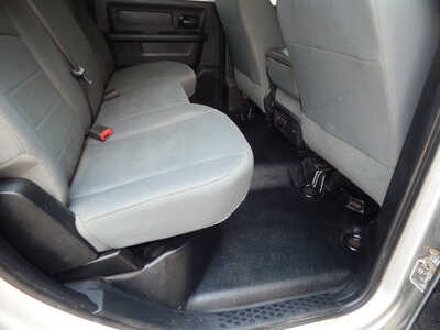 2017 RAM 3500 Crew Cab, $21900. Photo 12
