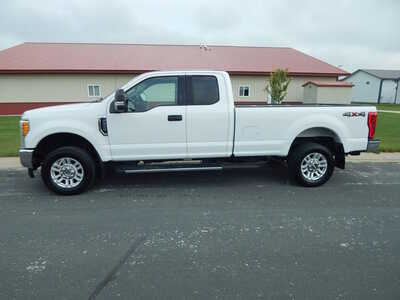 2017 Ford F250 Ext Cab, $24995. Photo 2