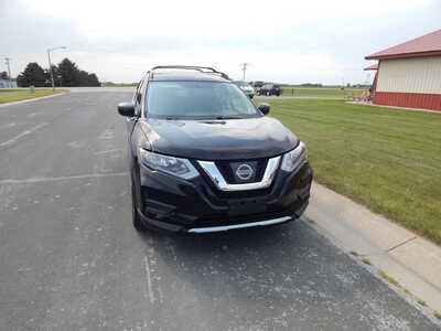 2017 Nissan Rogue, $11750. Photo 3