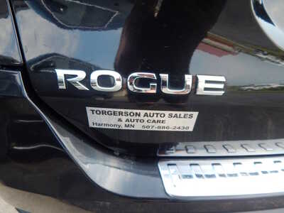 2017 Nissan Rogue, $11750. Photo 6