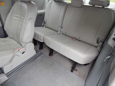 2013 Toyota Sienna, $9950. Photo 10
