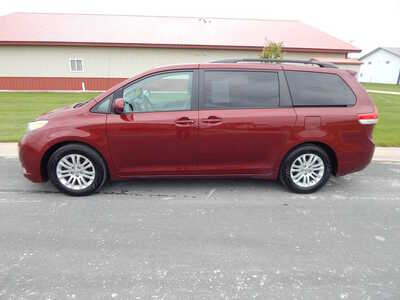 2013 Toyota Sienna, $9950. Photo 2