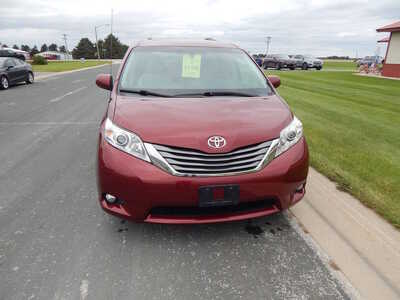 2013 Toyota Sienna, $9950. Photo 3