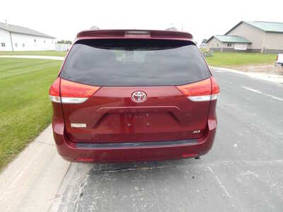 2013 Toyota Sienna, $9950. Photo 5