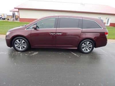2015 Honda Odyssey, $12950. Photo 2