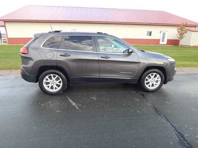 2018 Jeep Cherokee, $10900. Photo 5