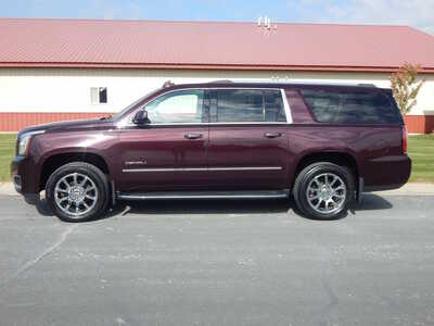 2017 GMC Yukon XL, $17950. Photo 2