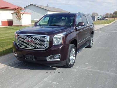 2017 GMC Yukon XL, $17950. Photo 3