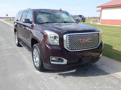 2017 GMC Yukon XL, $17950. Photo 5